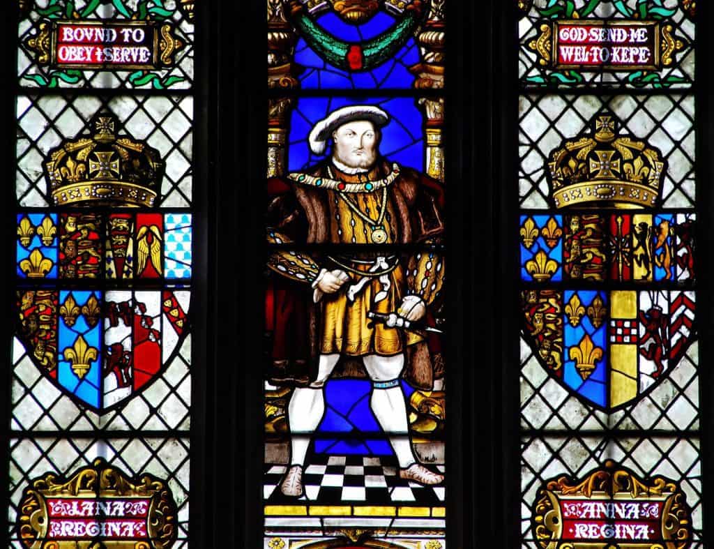 Hampton Court - vitral de Enrique VIII