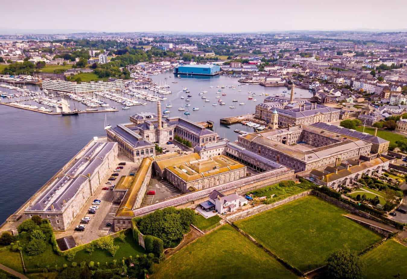 Plymouth: Un Viaje por la Emblemática Ciudad Marítima de Inglaterra